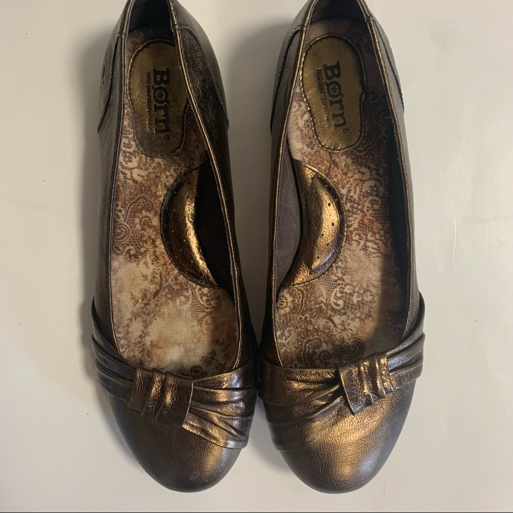 Born metallic copper flats woman’s size 8 leather